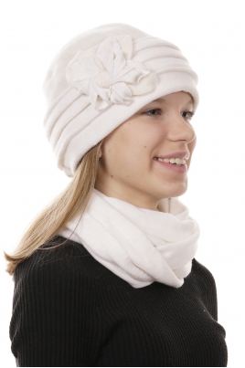 Меховая шапка женская из трикотажа